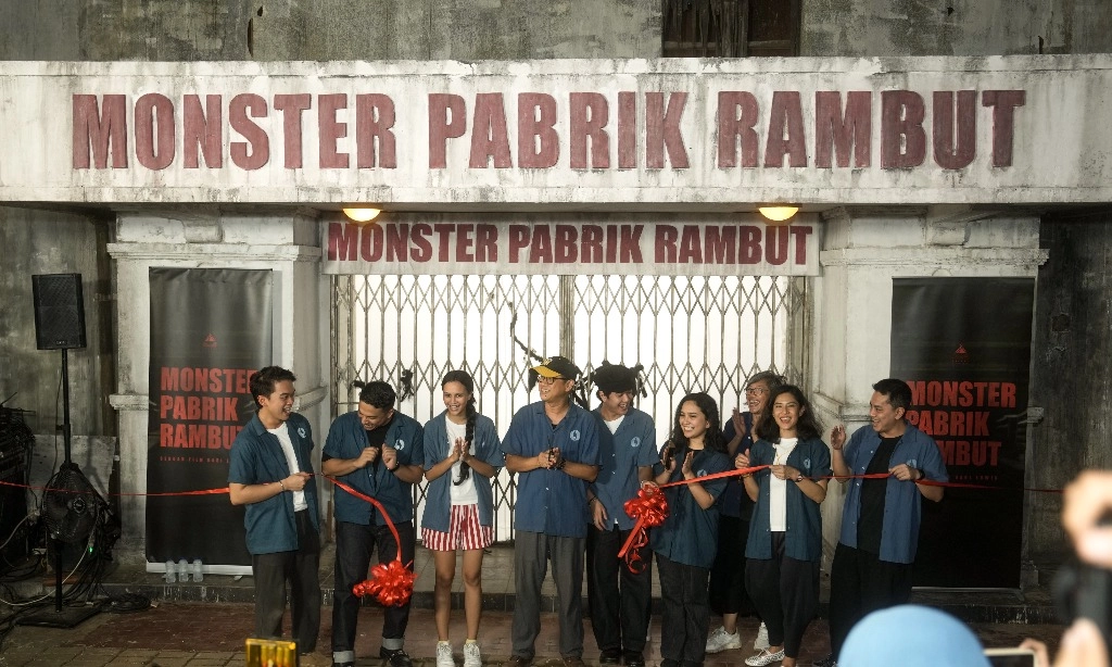 <p>Kolaborasi Edwin-Eka Kurniawan Berlanjut Di Horor Fantasi <em>Monster Pabrik Rambut</em></p>