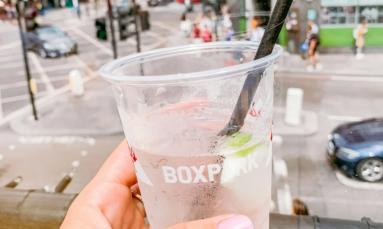 <p>Tanggap Kontaminasi Mikroplastik Pada Jajanan Sekolah Anak</p>