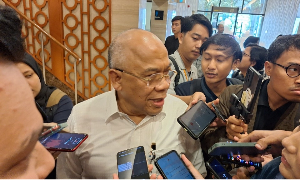 <div dir="auto" id="isPasted">Pemerintah Sepakat Ubah Perum Bulog Jadi Badan Otonom Di Bawah Presiden</div>