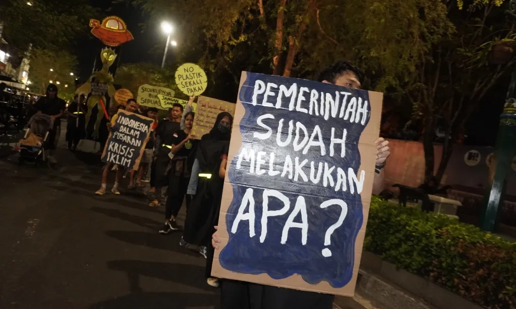 <p>Kritik Terhadap Peran LSM Lingkungan Di Indonesia</p>