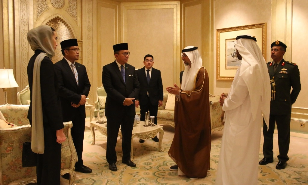 <p id="isPasted">Rosan Sebut Uni Emirat Arab Berjanji Mau Investasi Di Indonesia</p>