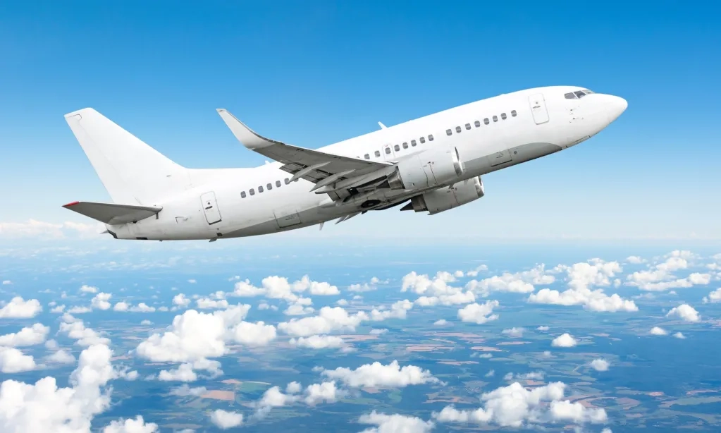 <p>Mengapa Pesawat Tidak Terbang Dalam Garis Lurus?</p>