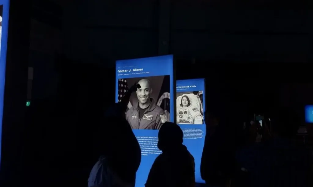 <p id="isPasted">Menjajal Sensasi Jadi Astronaut Kehormatan</p>