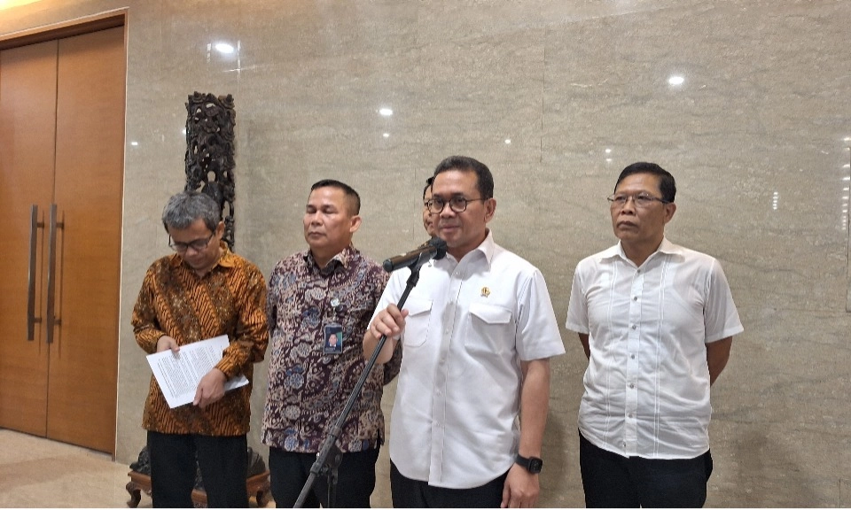 <div dir="auto" id="isPasted">Kemendag Pastikan Harga Dan Pasokan MinyaKita Dua Hari Lagi Normal&nbsp;</div>