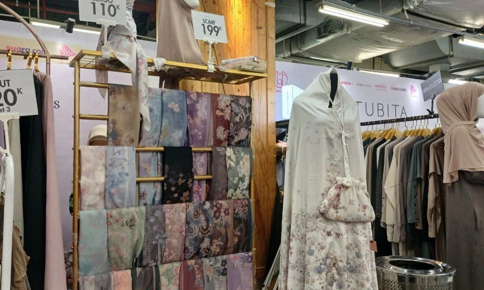 <p><em id="isPasted">Everlasting</em> Mukena Printing Motif Bunga &nbsp;</p>