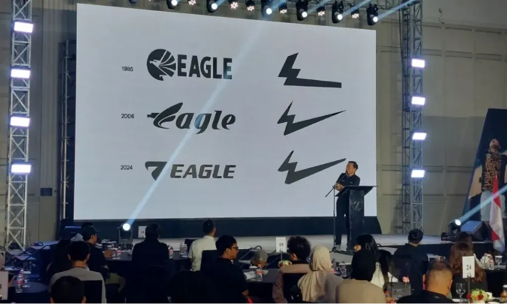 <p>Tren<em>&nbsp;Sportstyle&nbsp;</em>Berkembang, Eagle Pilih&nbsp;<em>Rebranding</em>&nbsp;</p>