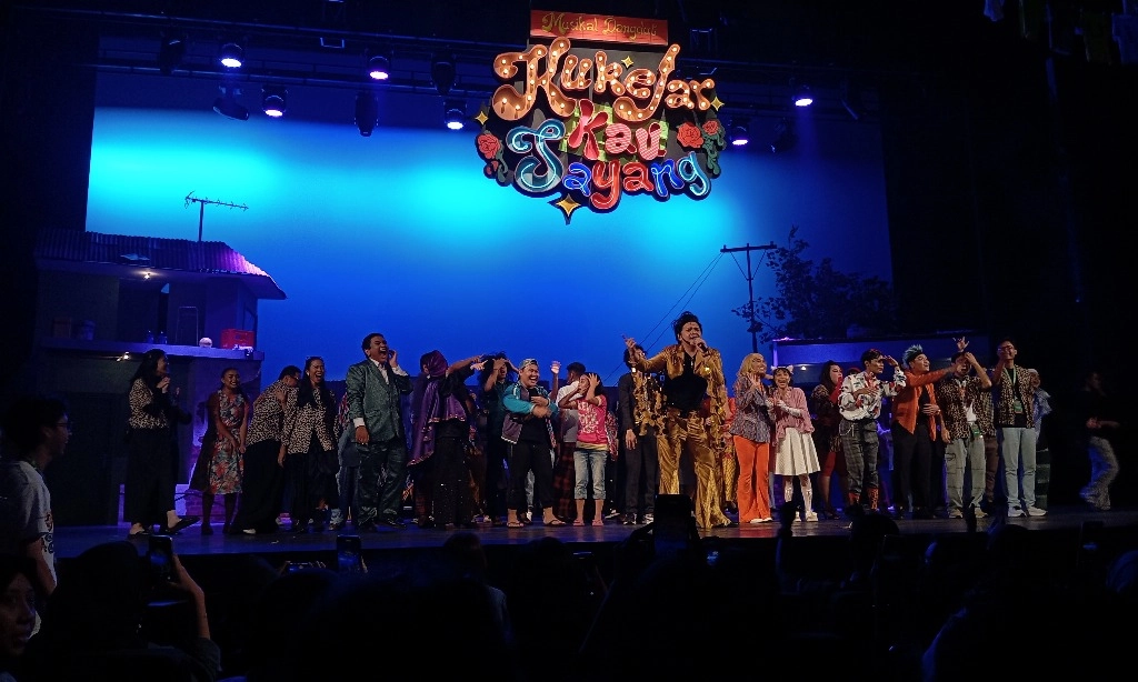 <p>Hanyut dalam Romansa Dan Irama Dangdut Di Musikal <em>Kukejar Kau Sayang</em> </p>