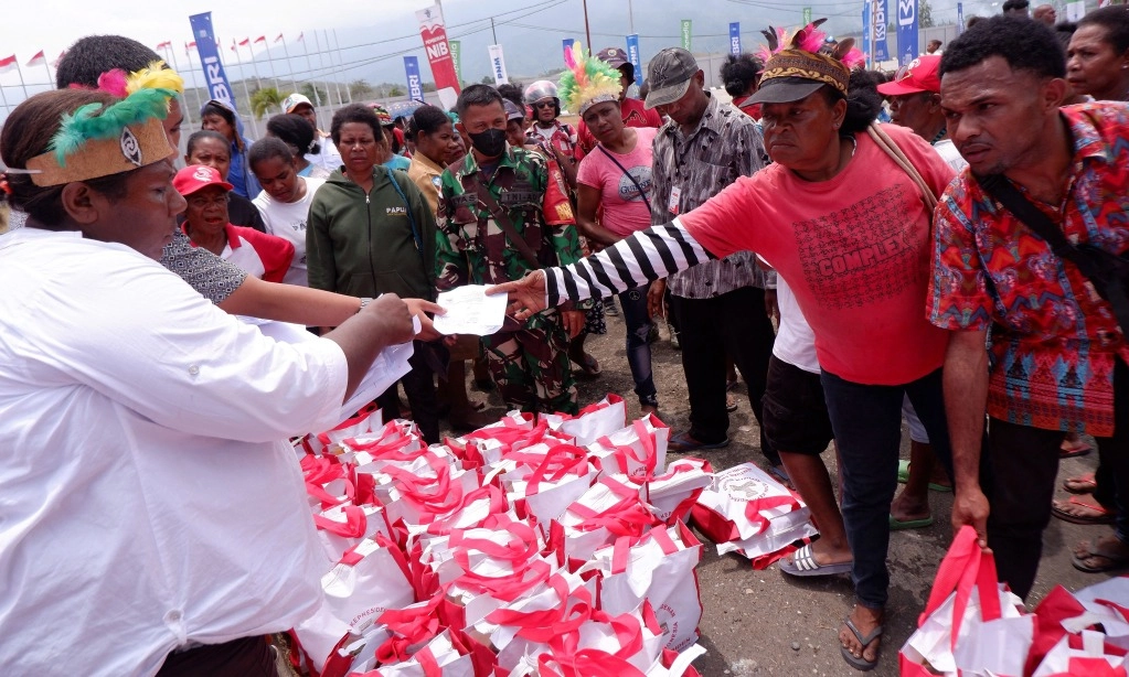 <p>Zulhas: Bantuan Pangan Dan BLT Bikin Masyarakat Tak Produktif Dan Terjerat Judol</p>