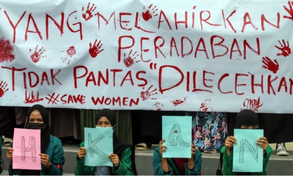 <p dir="ltr" id="isPasted">KPPPA Kecam Pelecehan Seksual Ustaz Terhadap 20 Santriwati Maros</p>