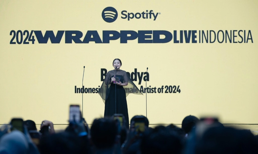 <p>2024 Tahunnya Bernadya, Dari Menang AMI Hingga Artis Teratas Spotify</p>