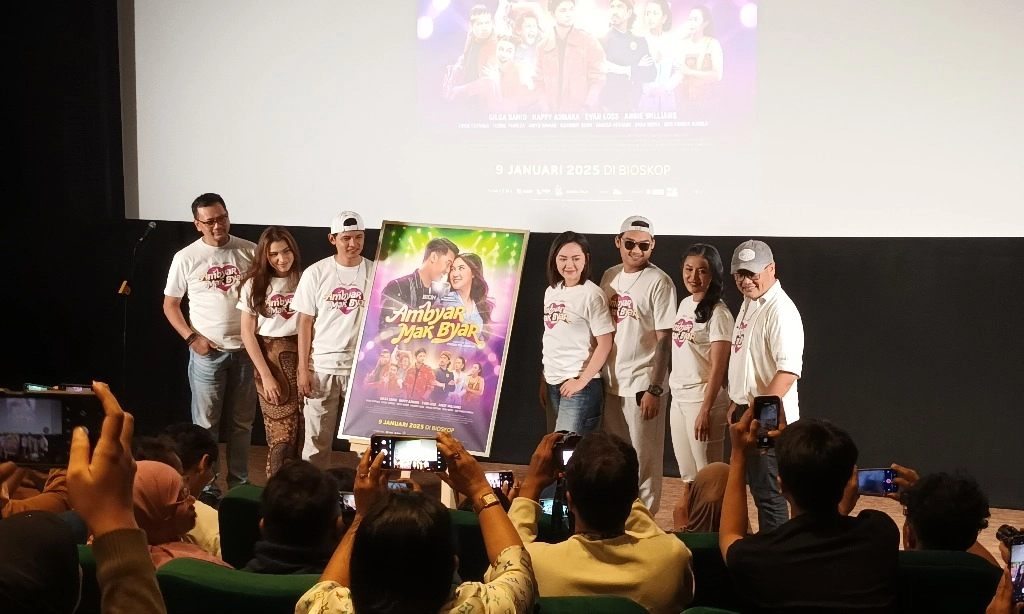 <p><em>Ambyar Mak Byar</em> Memotret Perjuangan Musisi Campursari Di Industri&nbsp;</p>