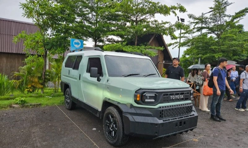 <p>Toyota Akan Hadirkan Hilux Rangga SUV Awal 2025</p>
