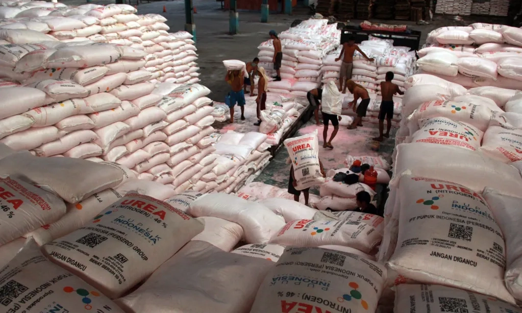 <p>Mentan Minta Kejagung Kawal Alsintan dan Pupuk</p>