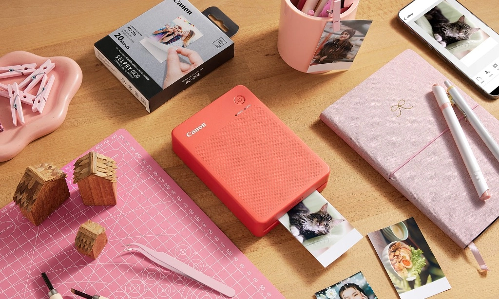 <p>Canon SELPHY QX20 Jadi Solusi Cetak Foto Portabel</p>