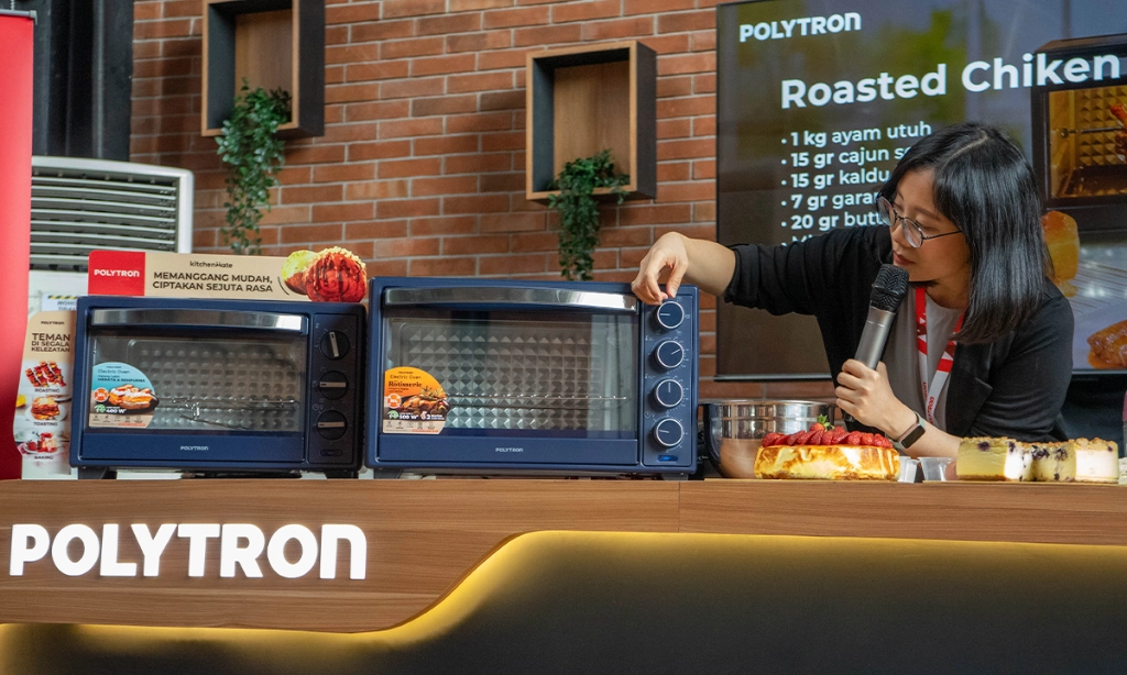 <p>Dapur Lebih Praktis Dengan Polytron Kitchenmate Oven Listrik</p>