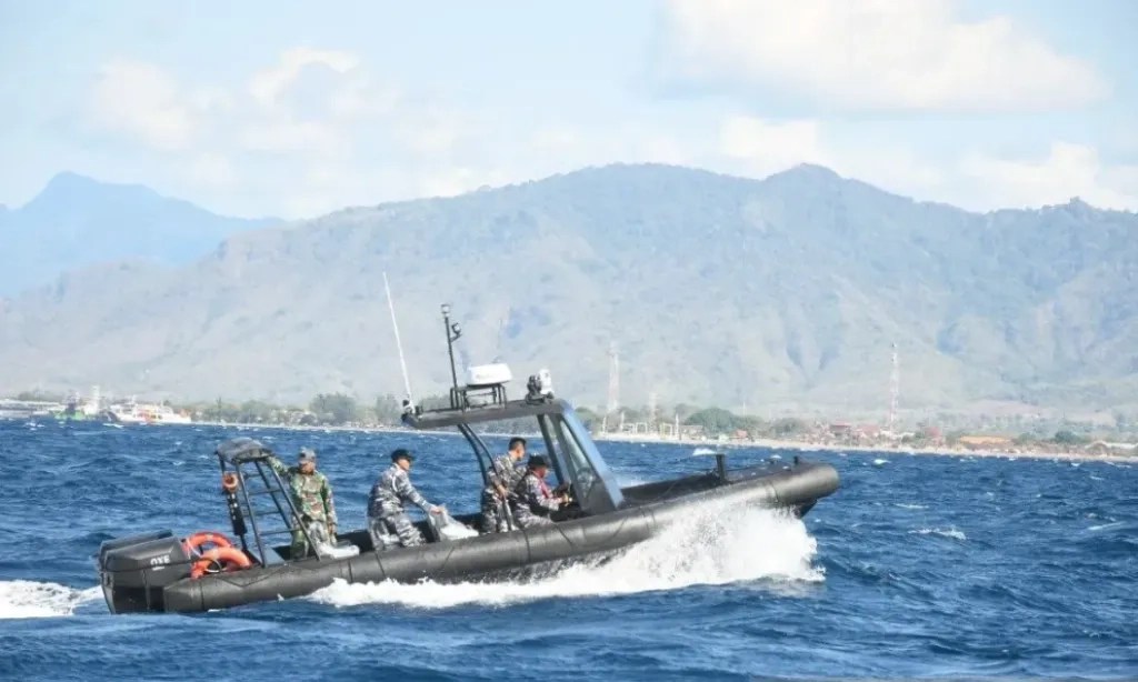 <p>H-1 Natal, Kapal-Kapal TNI AL Siaga Di Jalur-Jalur Penyeberangan</p>