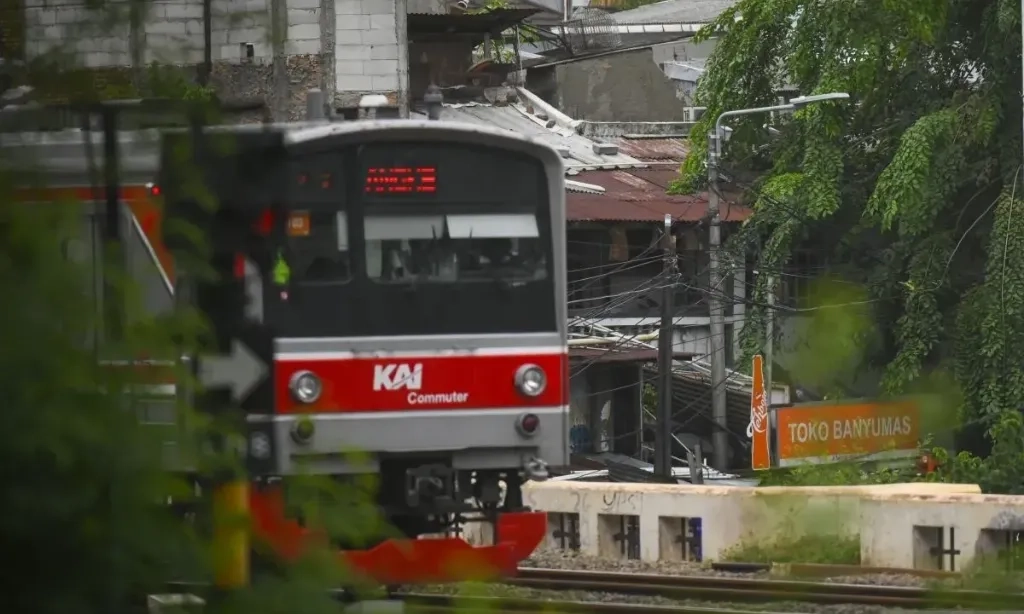 <p>KRL-Transjakarta Arah Kota Tua Beroperasi 24 Jam Di Malam Tahun Baru</p>