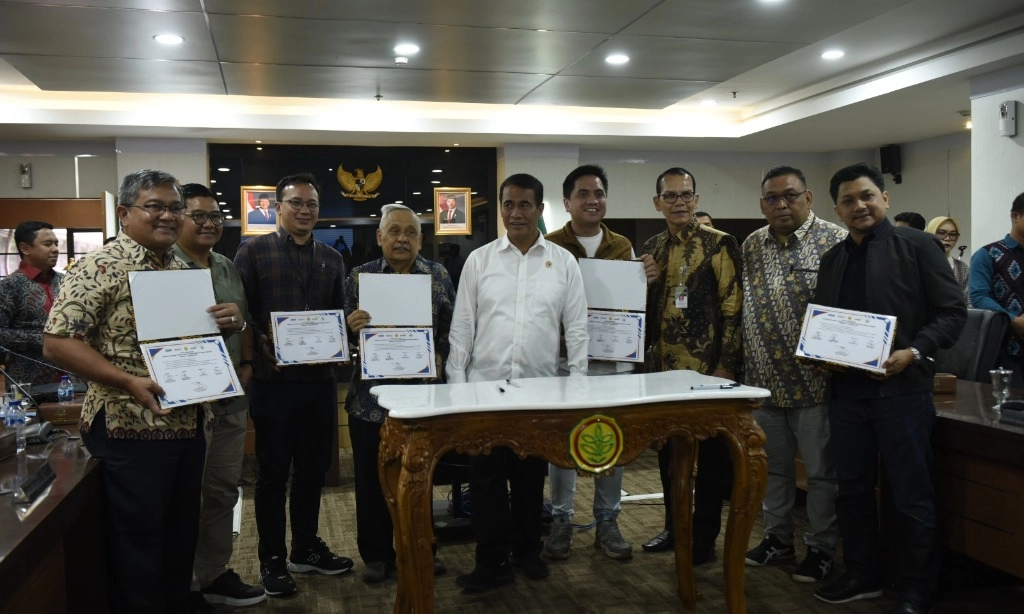 <p>Kementan Dorong KUR Untuk Pengadaan Alsintan Dan RMU</p>