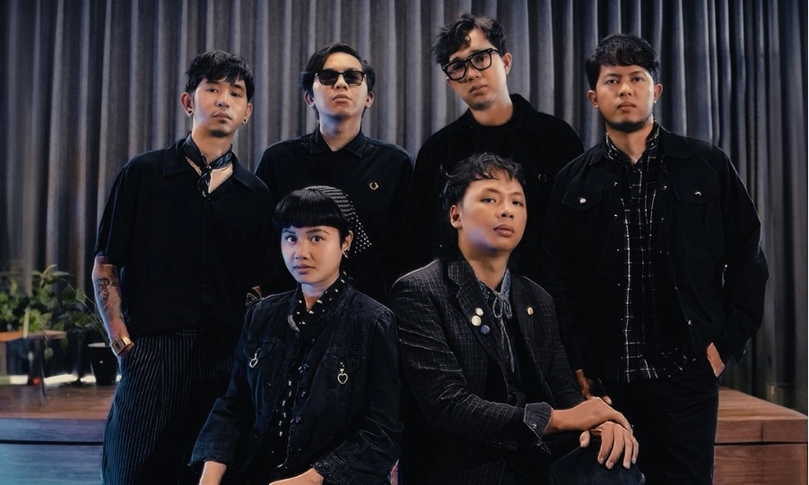 <p>for Revenge Gandeng More on Mumbles Rilis &quot;Semula&quot; Versi Akustik</p>