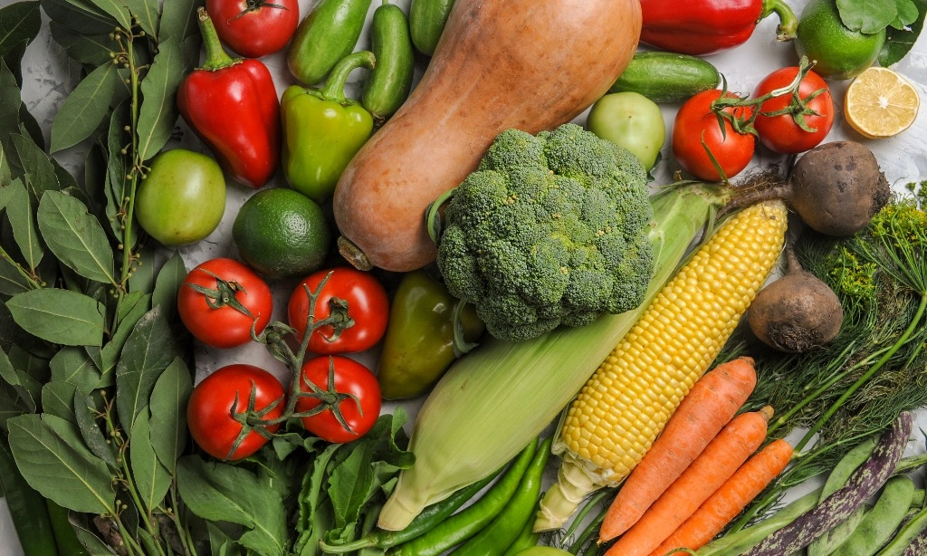 <p>Ragam Sayuran Terbaik Kurangi Lemat Perut</p>