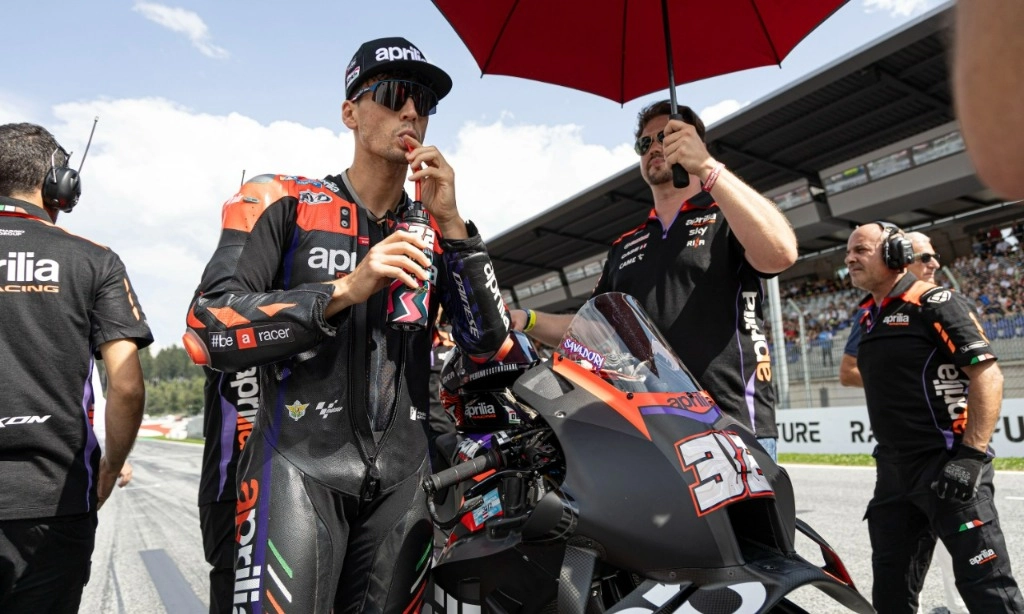<p>Test Rider Lorenzo Savadori Perpanjang Kontrak Dengan Aprilia</p>