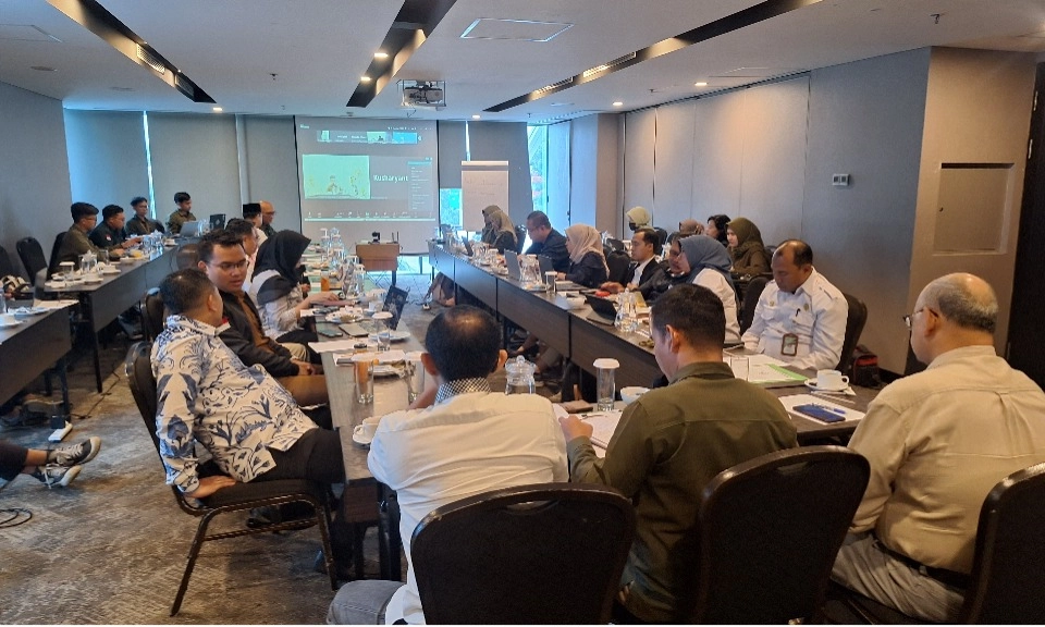 <p>Bapanas Dan Pemda Siap Sanksi Penjual Beras SPHP Di Atas HET</p>