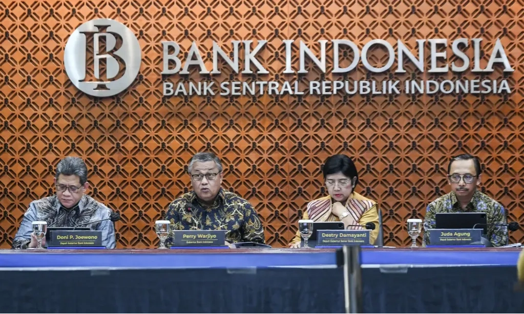 <p id="isPasted">Ekonom HSBC: Pemangkasan BI-Rate Langkah Yang Mengejutkan</p>