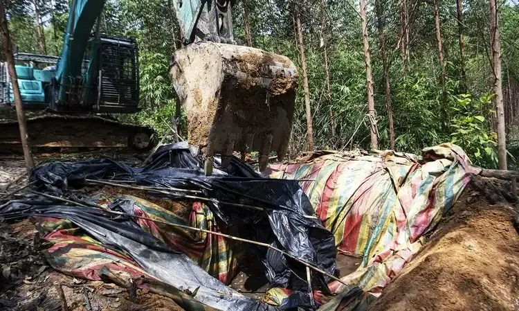 <p>Koperasi Dan BUMD Bakal Diarahkan Untuk Kelola Sumur Migas Ilegal</p>