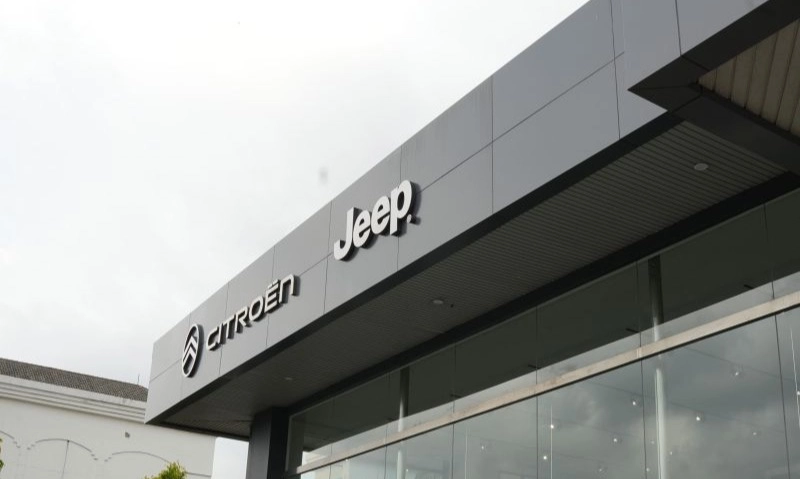 <p>Jeep Resmikan Diler Pertamanya Bersama Indomobil</p>