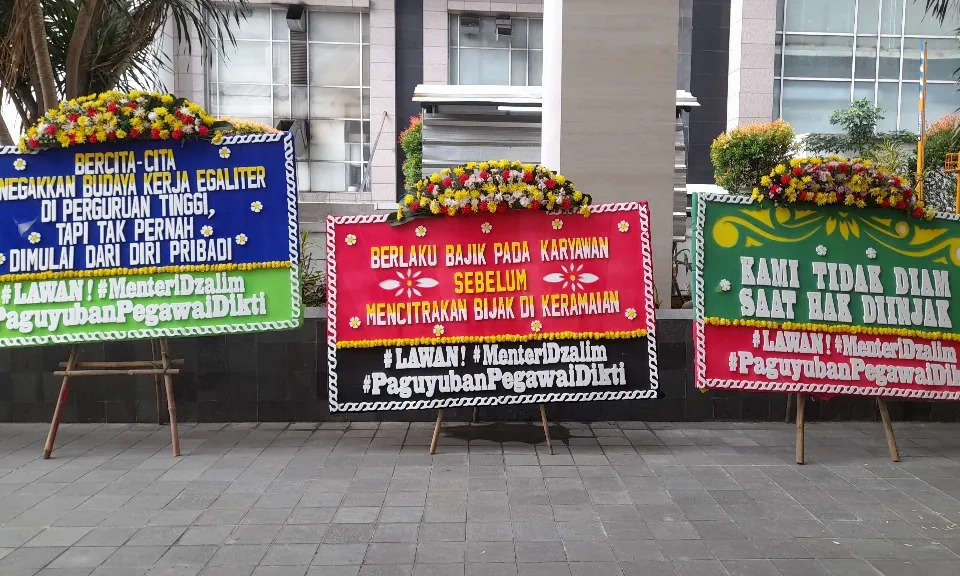 <p>Ratusan Pegawai Gelar Aksi, Kemendiktisaintek Buka Suara</p>