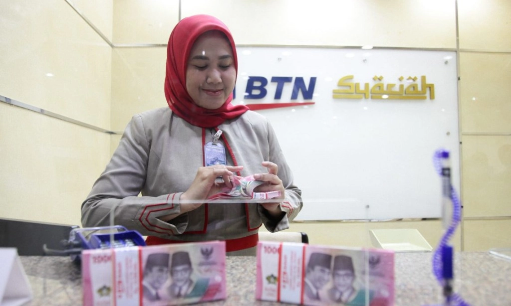 <p dir="ltr" id="isPasted">Ambil Alih 100% Saham, BTN Mulai Akuisisi Bank Victoria Syariah</p>