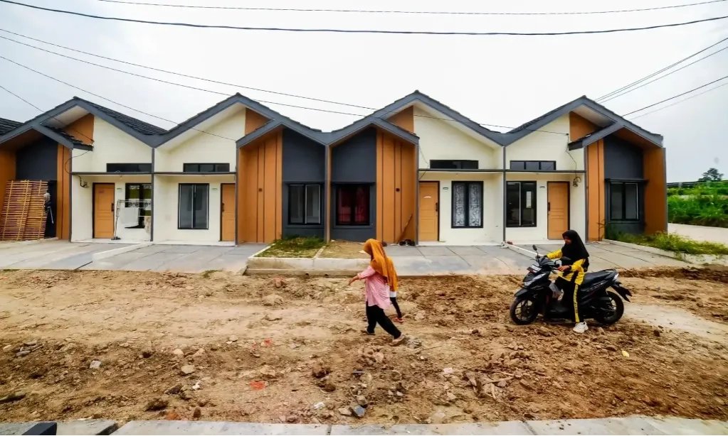 <p>Ketua Satgas: Tambahan 7 Juta Rumah Berasal Dari Qatar Dan UEA</p>