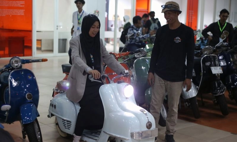 <p id="isPasted">ESDM Lanjutkan Insentif Konversi Motor Listrik Dukung Ekosistem EV</p>