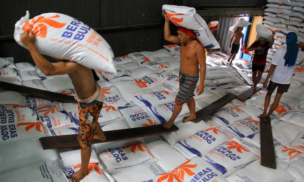 <p id="isPasted">Ditugasi Serap 3 Juta Ton Beras, Bulog Akui Butuh Biaya Rp57 Triliun</p>