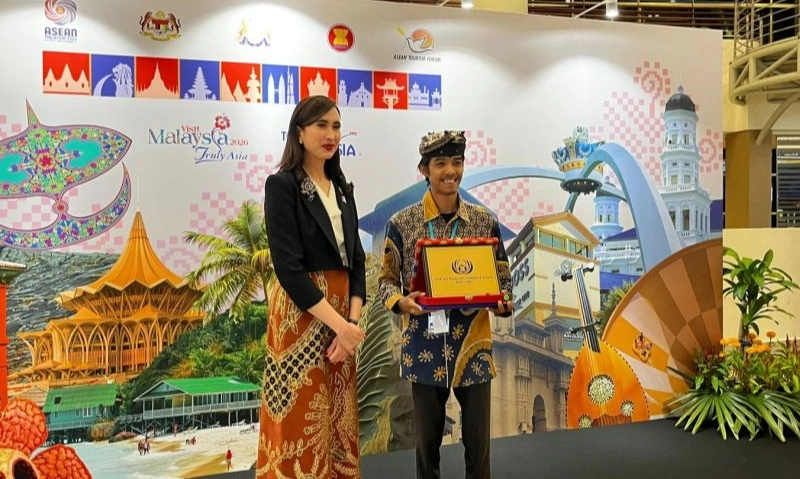 <p>Desa Wisata Adat Osing Kemiren Raih ASEAN Homestay Award 2025 </p>