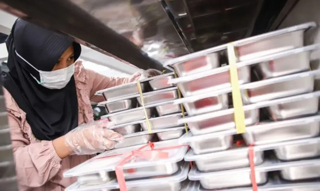 <p>Menteri UMKM: Ada Rp8 Miliar Dana Berputar Di Desa Dari Program MBG</p>