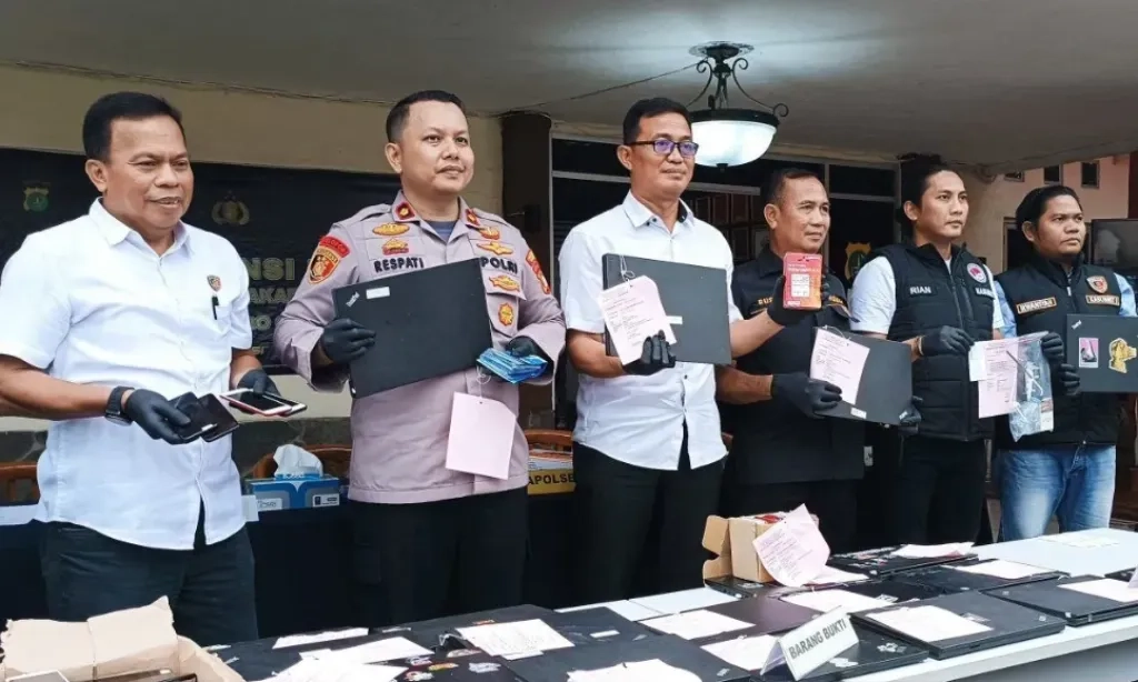 <p id="isPasted">Waspadai Penipuan Investasi Bermodus Aplikasi Kencan</p>