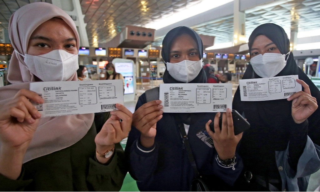 <p id="isPasted">Sambut Lebaran, Pemerintah Akan Beri Diskon Tiket Pesawat-Harbolnas</p>