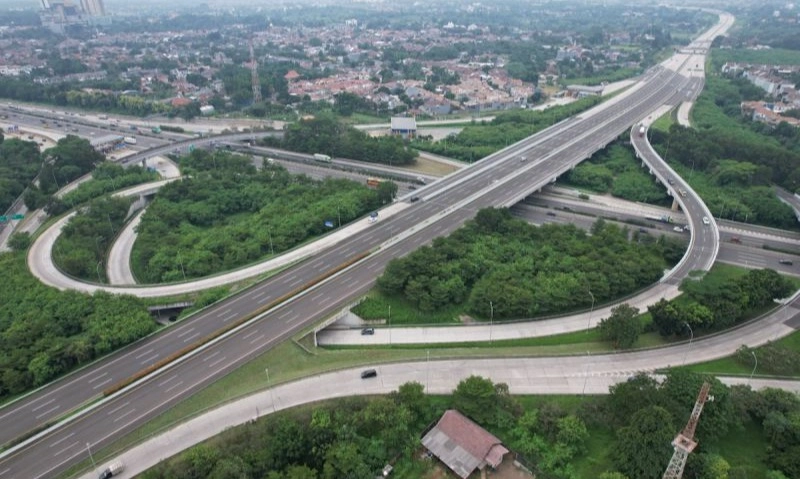 <p id="isPasted">IIF Dukung Pembiayaan Jalan Tol Hingga Pembangkit Listrik Pada 2024</p>