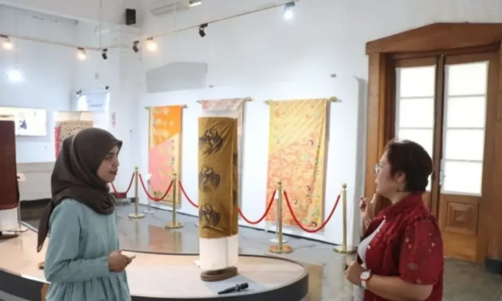 <p>Museum Batik Pekalongan Tampilkan 20 Koleksi Batik Di Lunar Festival</p>