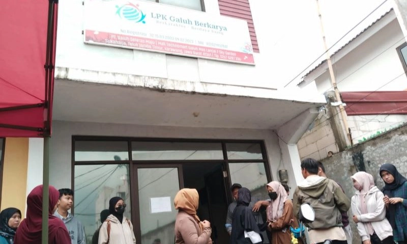 <p>LPK di Karawang Tahan Sertifikat Tanah Peserta</p>