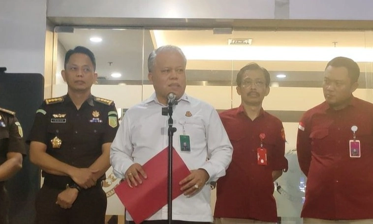 <p>Kejagung Sebut Kades Kohod Belum Serahkan Buku Letter C</p>