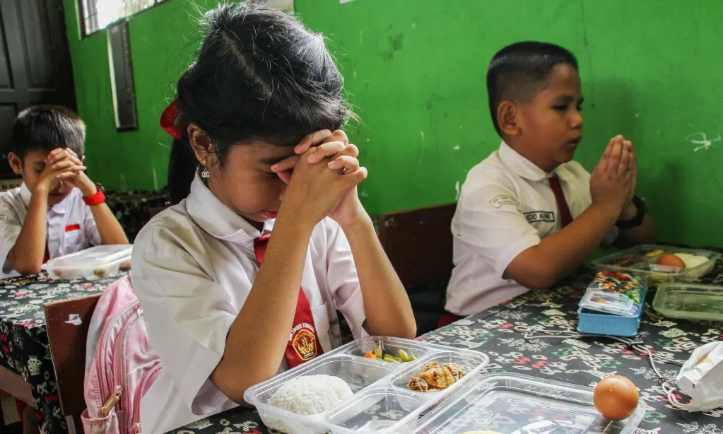 <p>OPM Ancam Bakar Sekolah Penerima MBG, DPR: Jangan Coba-coba Meneror</p>