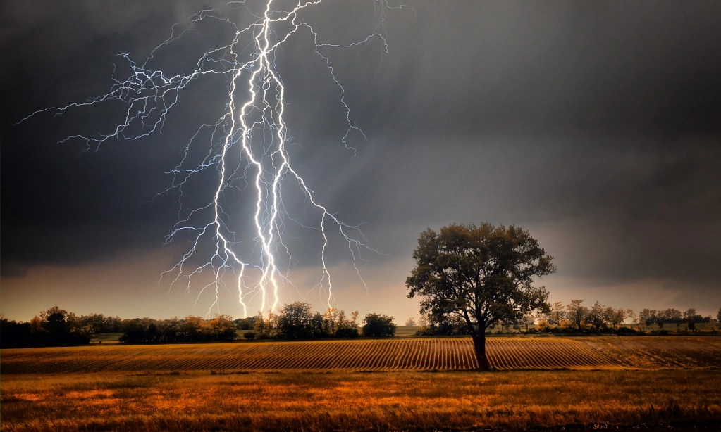 <p>Bencana Hidrometeorologi Masih Ancam Indonesia</p>