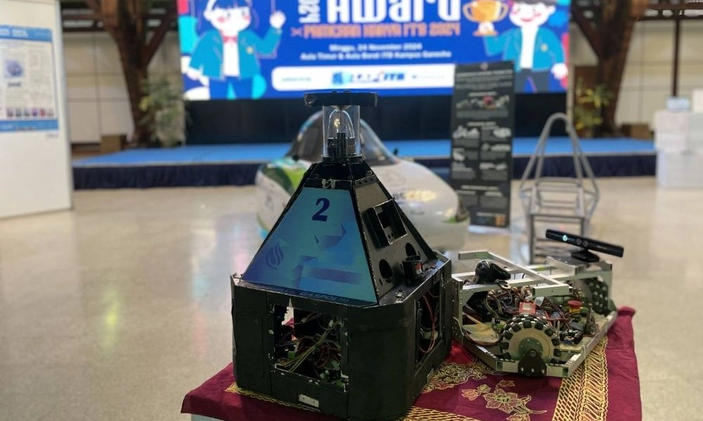 <p>Dagozilla, Robot Sepak Bola <em>Autonomous</em> Karya Mahasiswa ITB</p>