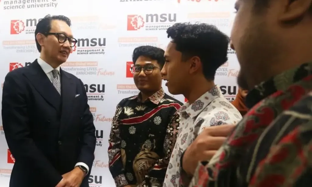 <p id="isPasted">Indonesia Ajak Malaysia Kembangkan Ekosistem Semikonduktor Bersama</p>