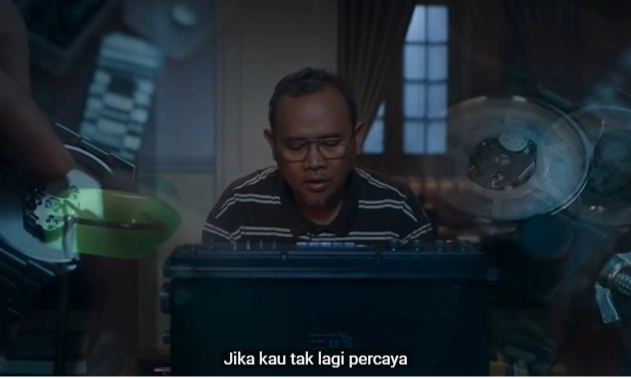 <p>for Revenge Gandeng Cak Lontong Untuk Video Musik Emosional &ldquo;Menunggu Giliran&rdquo;</p>