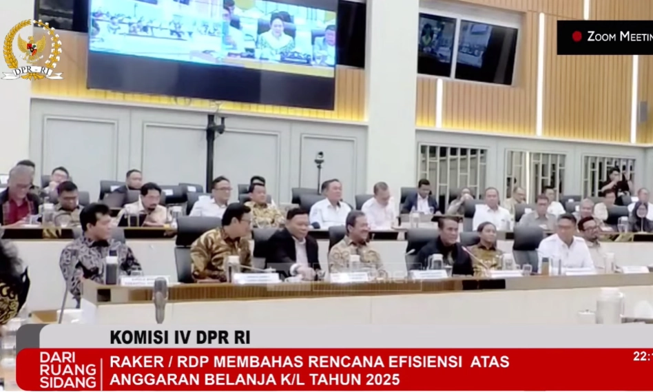 <p>Diefisiensi Rp10,28 T, Mentan Sebut Swasembada Pangan Bisa Terganggu</p>