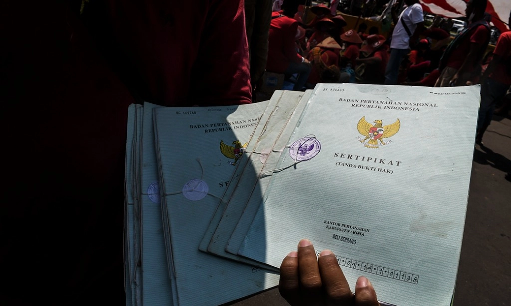 <p>Seperti Ini Pemalsuan Sertifikat Lahan Pagar Laut Bekasi</p>