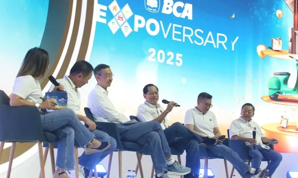 <p id="isPasted">Genjot Transaksi Digital, BCA Siapkan Fitur Layanan Tambahan&nbsp;</p><p>&nbsp;</p>